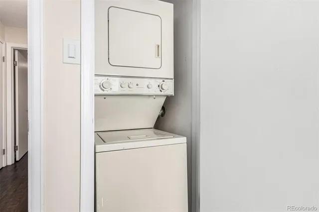 $1,950 | 2301 East Fremont Avenue, Unit W08, Centennial, CO 80122