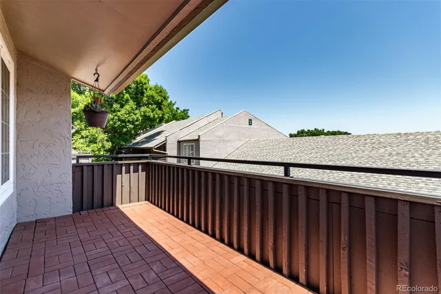 $1,950 | 2301 East Fremont Avenue, Unit W08, Centennial, CO 80122