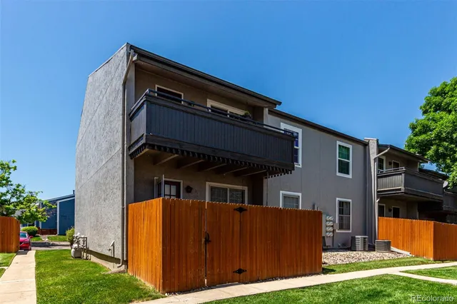 $1,950 | 2301 East Fremont Avenue, Unit W08, Centennial, CO 80122