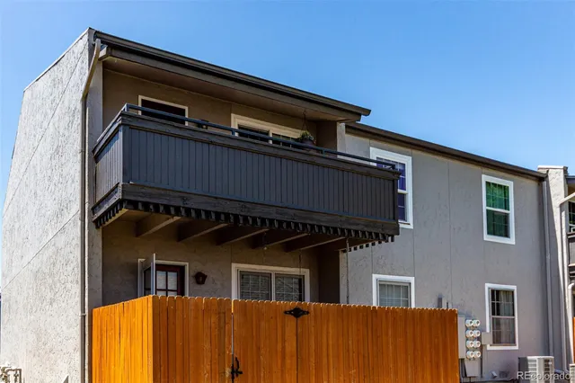 $1,950 | 2301 East Fremont Avenue, Unit W08, Centennial, CO 80122