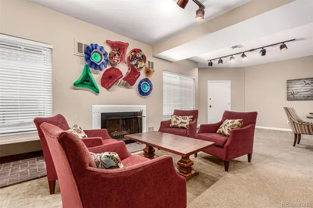 $1,950 | 2301 East Fremont Avenue, Unit W08, Centennial, CO 80122