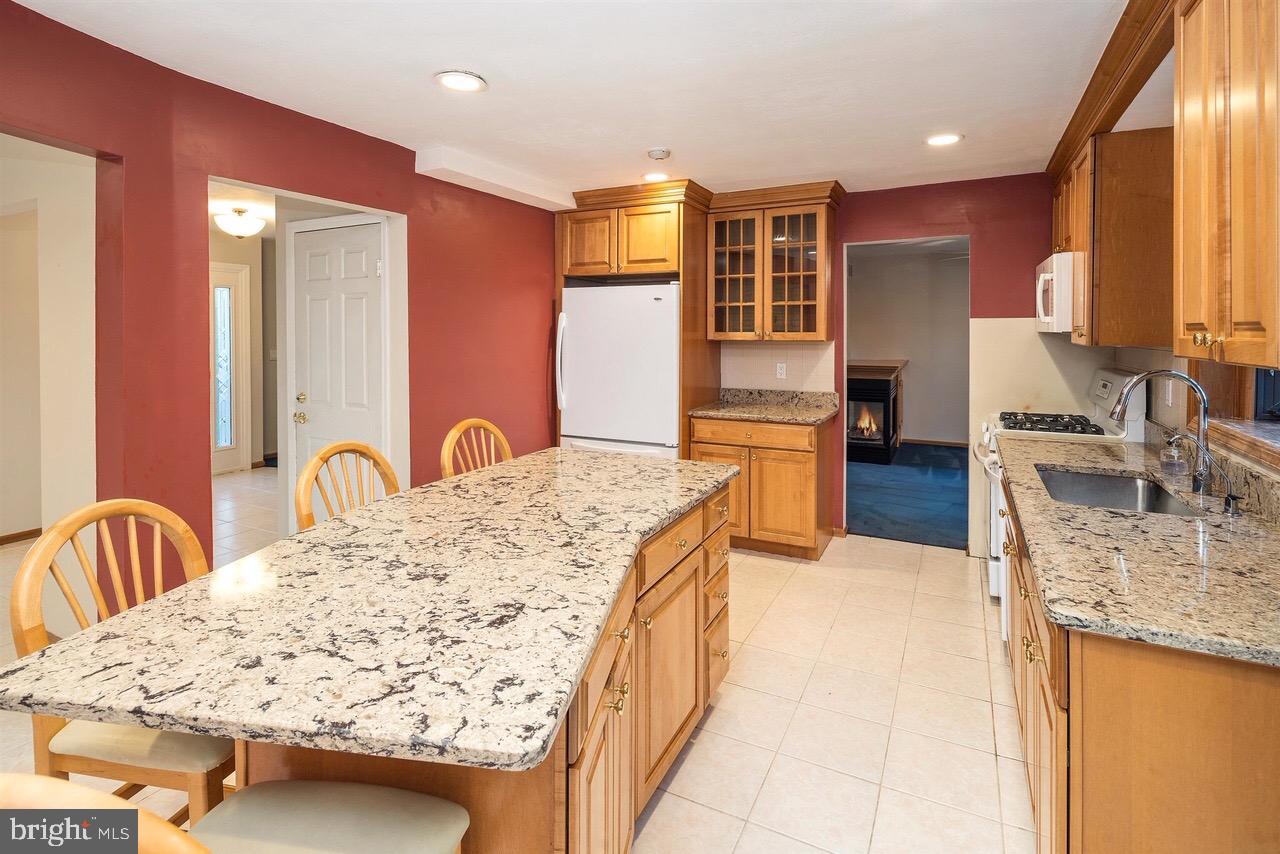 18 Katie Way Hamilton, NJ 08690 - Photo 12 of 29