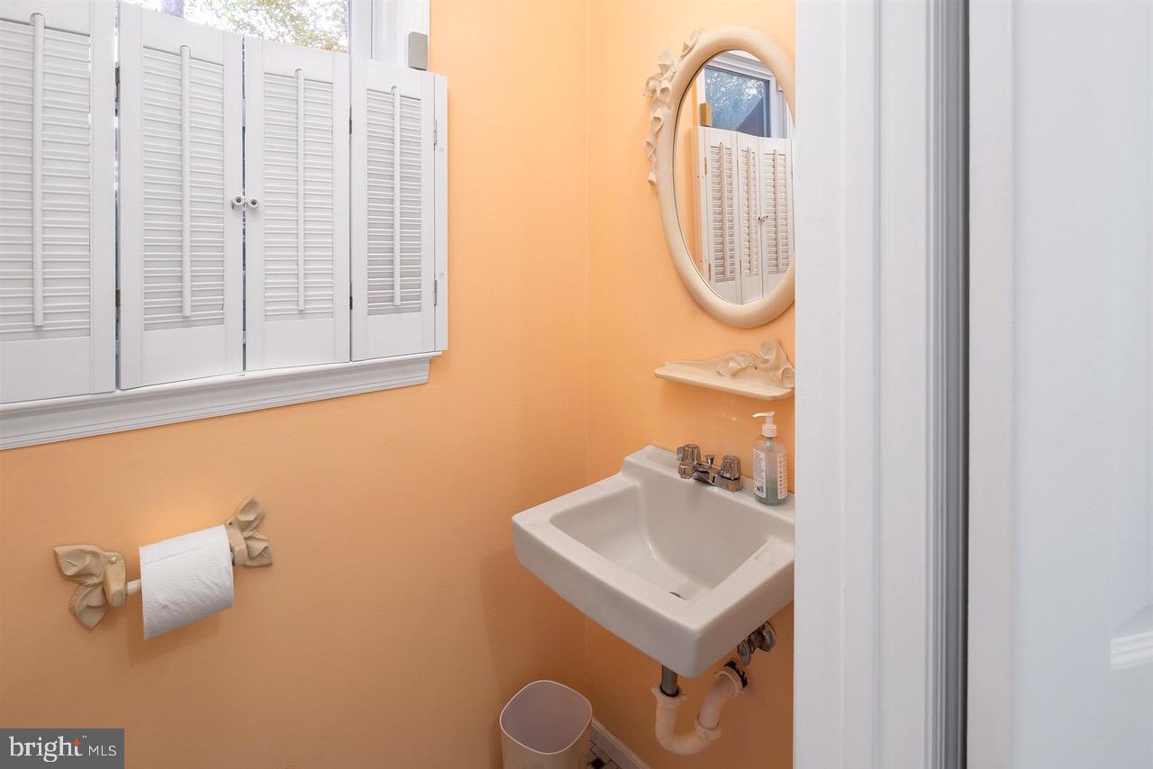 18 Katie Way Hamilton, NJ 08690 - Photo 14 of 29