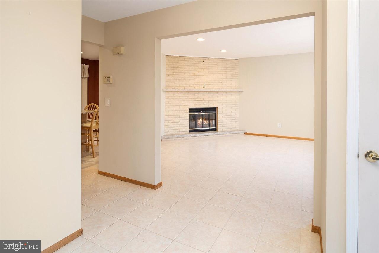 18 Katie Way Hamilton, NJ 08690 - Photo 9 of 29