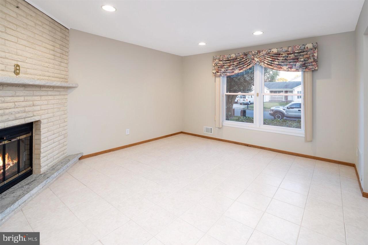 18 Katie Way Hamilton, NJ 08690 - Photo 10 of 29