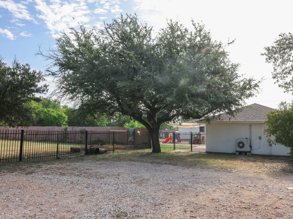 100 Hy Road Buda, TX 78610 - Photo 12 of 31