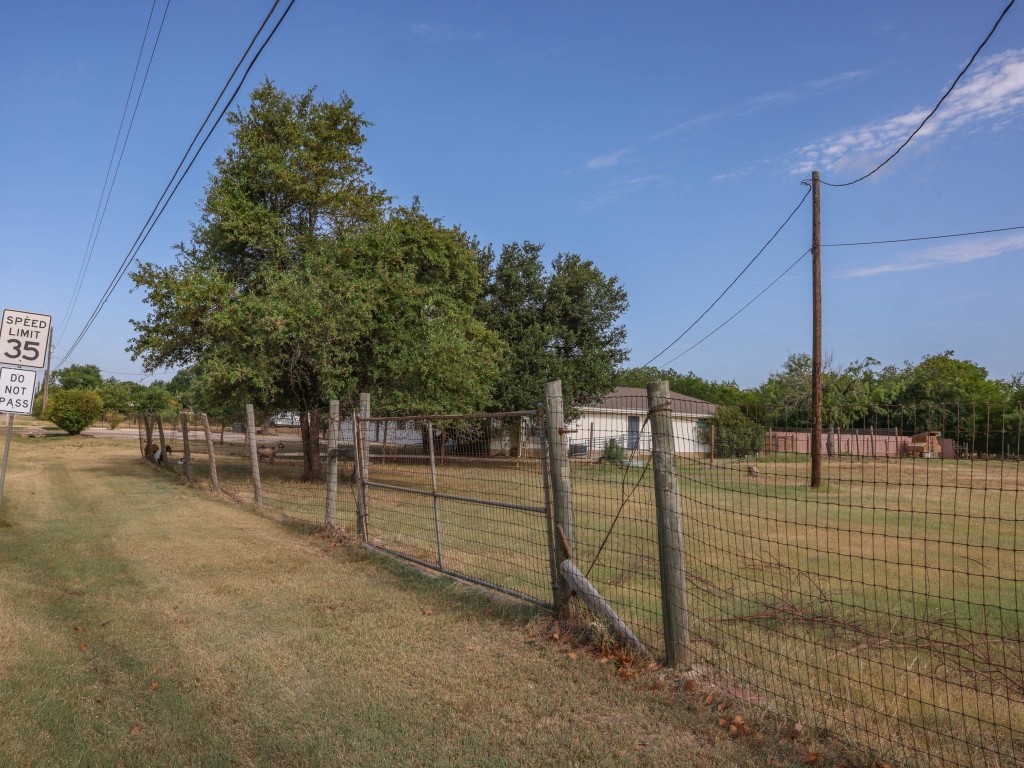 100 Hy Road Buda, TX 78610 - Photo 18 of 31