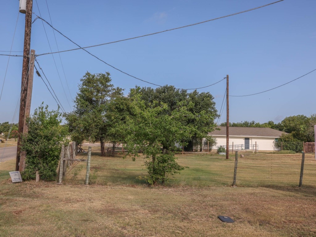 100 Hy Road Buda, TX 78610 - Photo 19 of 31