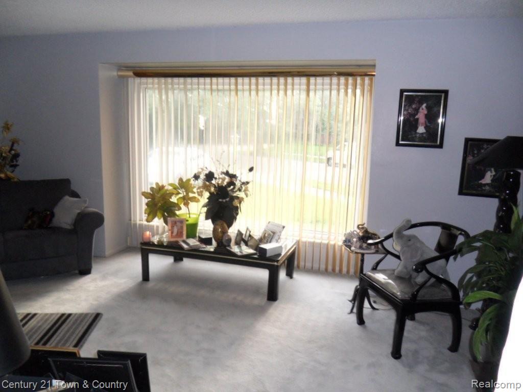 17144 Huntington Road Detroit, MI 48219 - Photo 42 of 57 Living Rm 2 .JPG