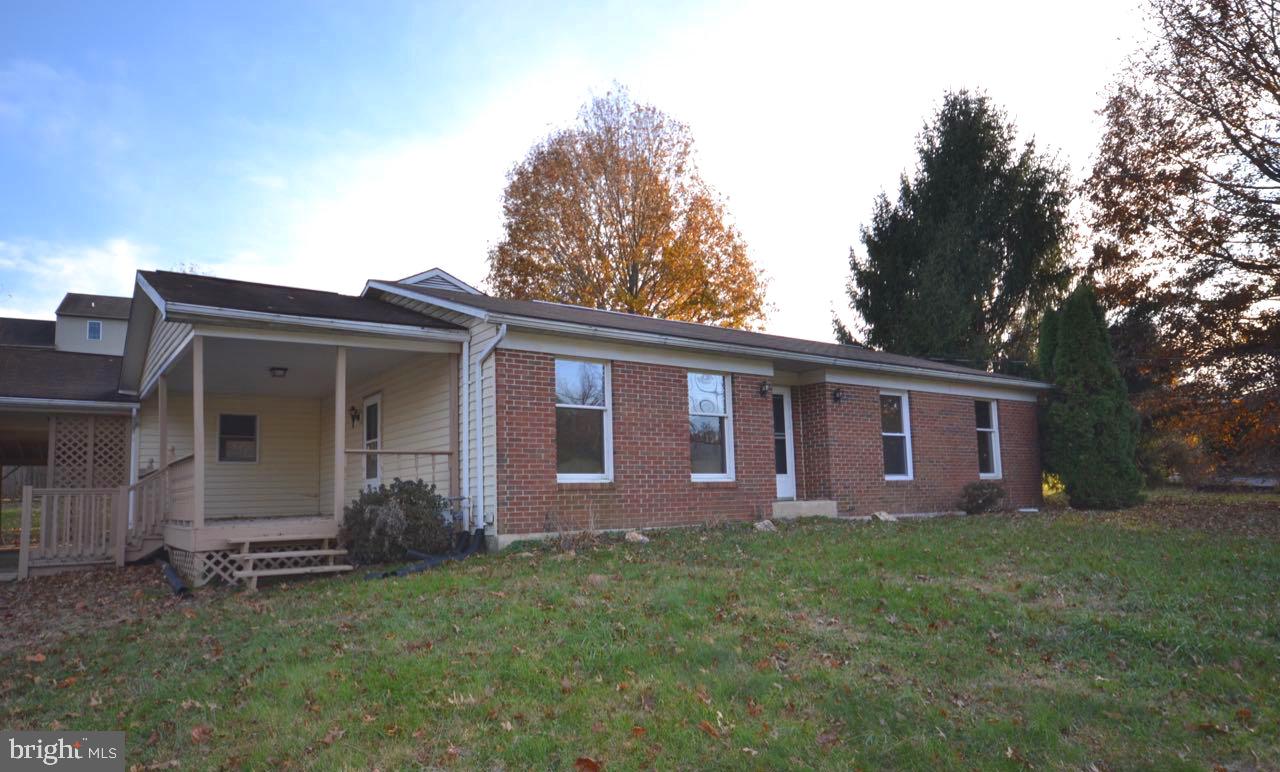 55 Long Road Mount Wolf, PA 17347 - Photo 3 of 36 Gallery Image 3