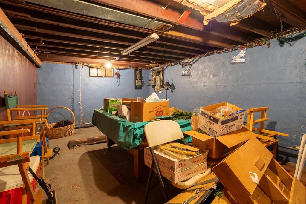 179 Carver Street Springfield, MA 01108 - Photo 27 of 34