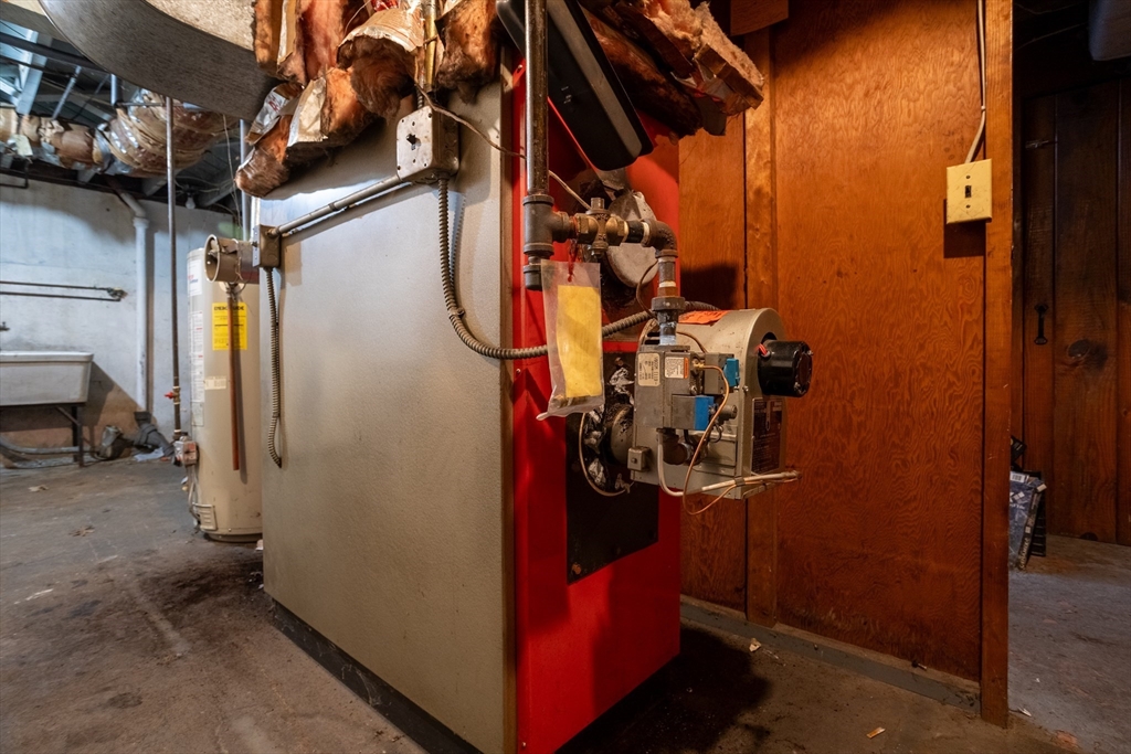 179 Carver Street Springfield, MA 01108 - Photo 33 of 34