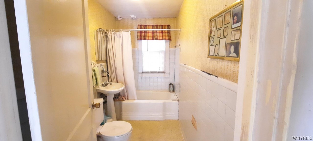 3050 Lockport Road Niagara, NY 14305 - Photo 4 of 10