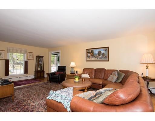 21 Algonquin Road Canton, MA 02021 - Photo 4 of 23