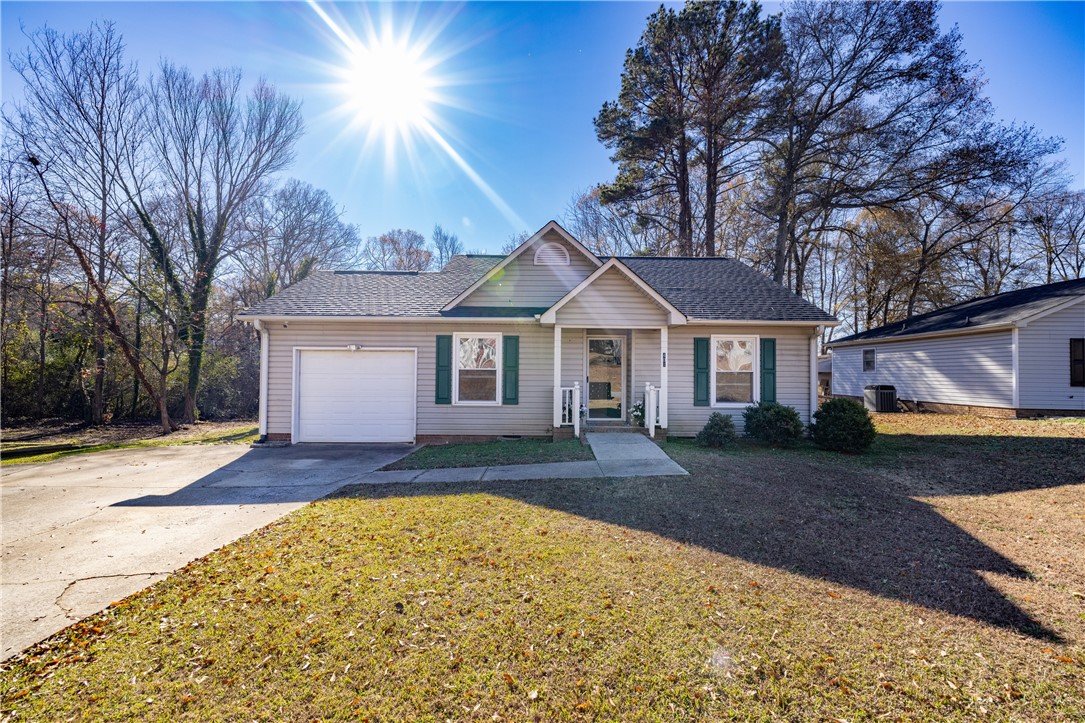 401 Mayfield Drive Anderson, SC 29625 - Photo 1 of 16