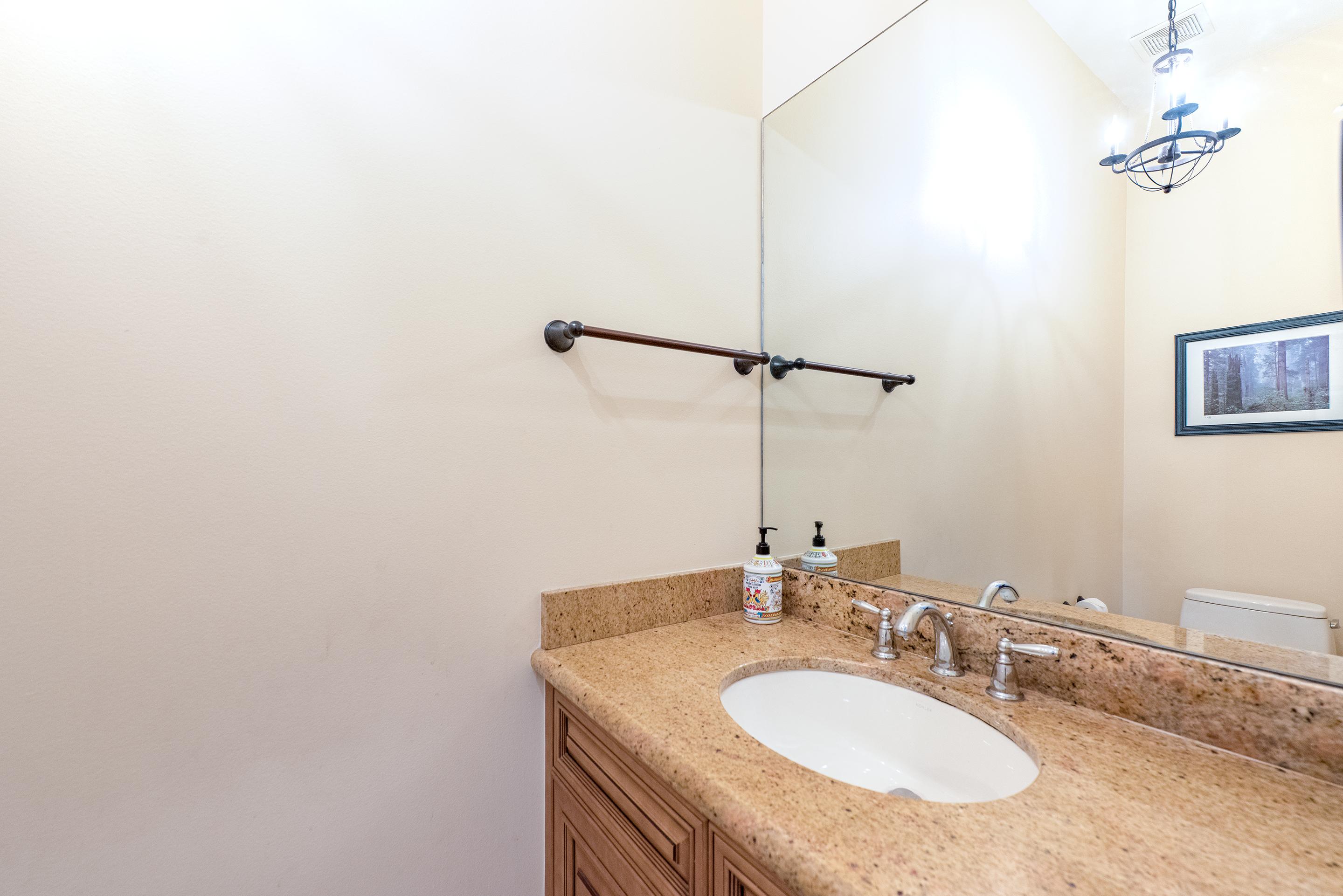 568 Northwest Browning Way Boca Raton, FL 33432 - Photo 29 of 51 Powder Room