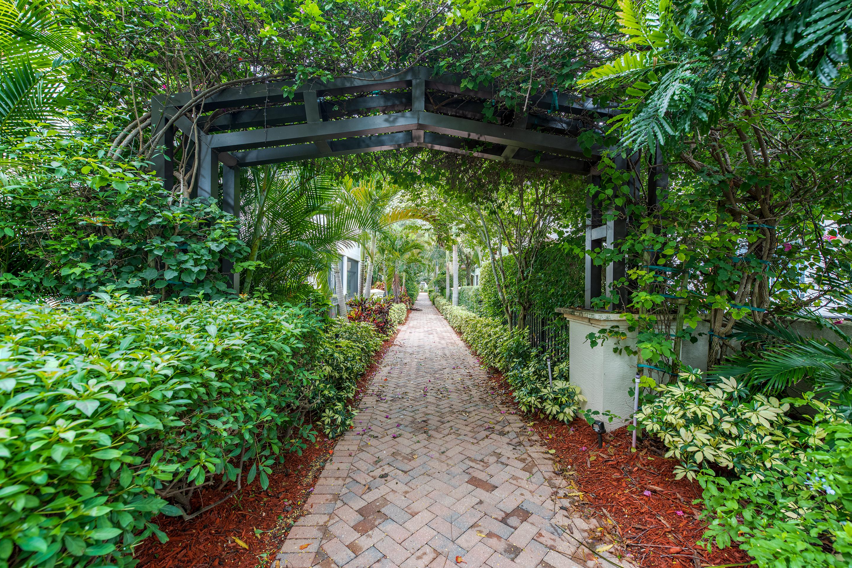 568 Northwest Browning Way Boca Raton, FL 33432 - Photo 45 of 51 Archway Facing Home