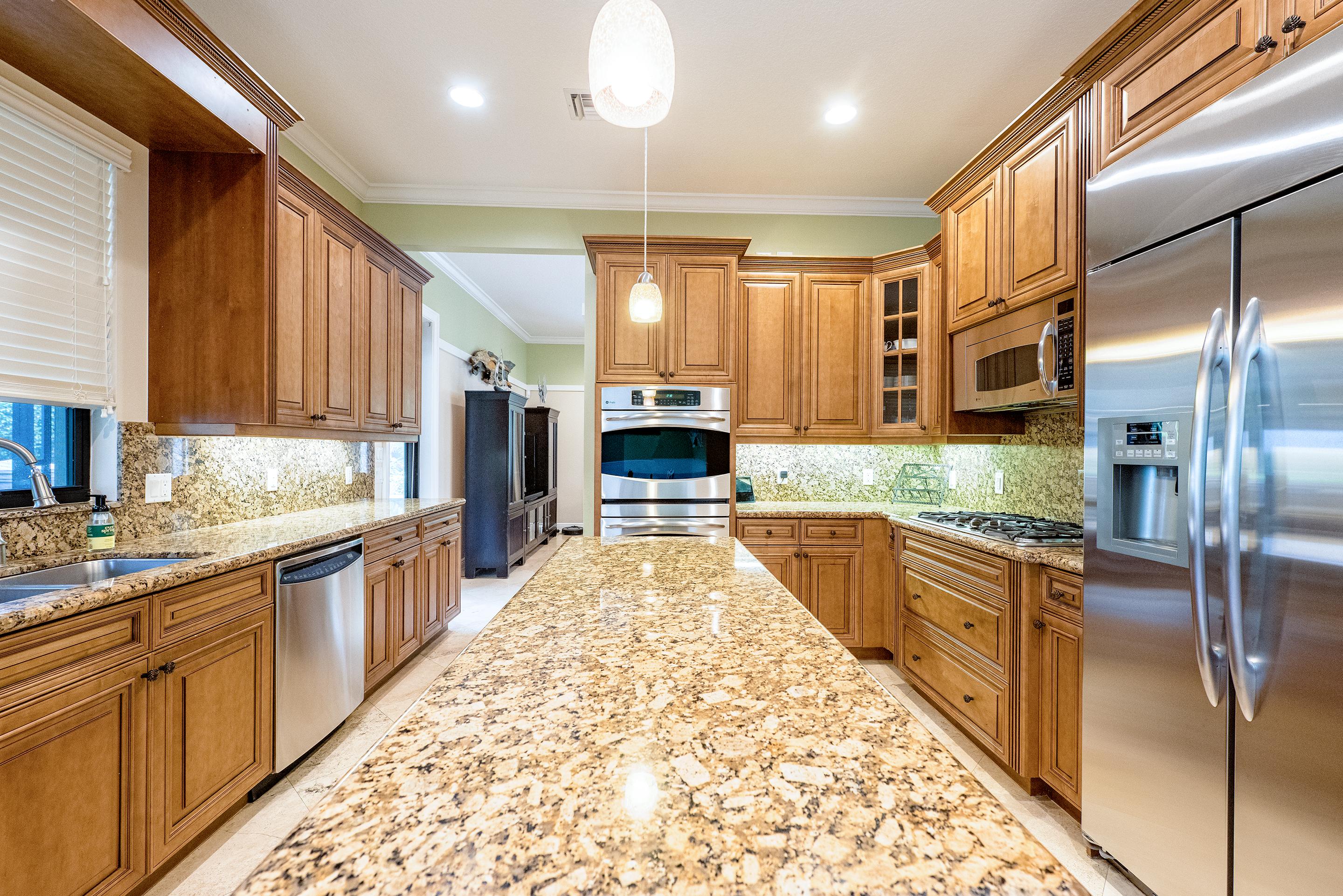568 Northwest Browning Way Boca Raton, FL 33432 - Photo 7 of 51 Kitchen 3