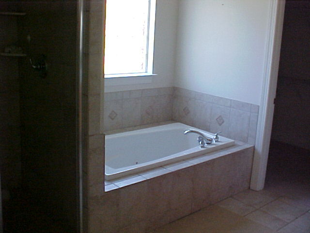 3803 Laurel Ridge Road Northwest Roanoke, VA 24017 - Photo 15 of 20 Master Bath