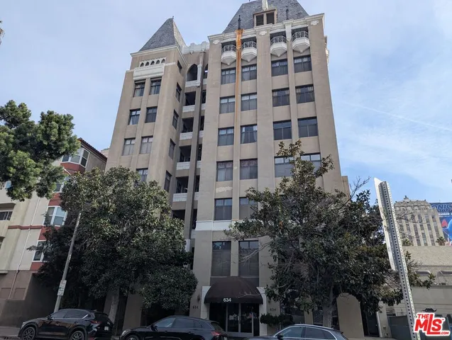 $1,699 | 634 South Gramercy Place, Unit 708, Los Angeles, CA 90010
