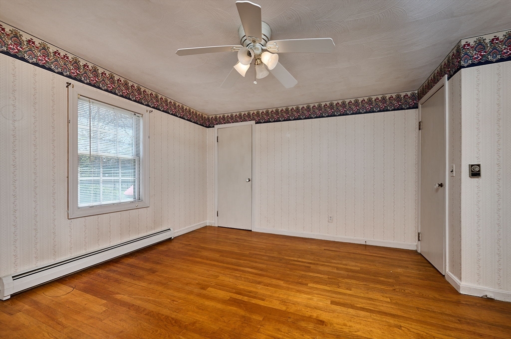 363 Cooley Street Springfield, MA 01128 - Photo 17 of 37