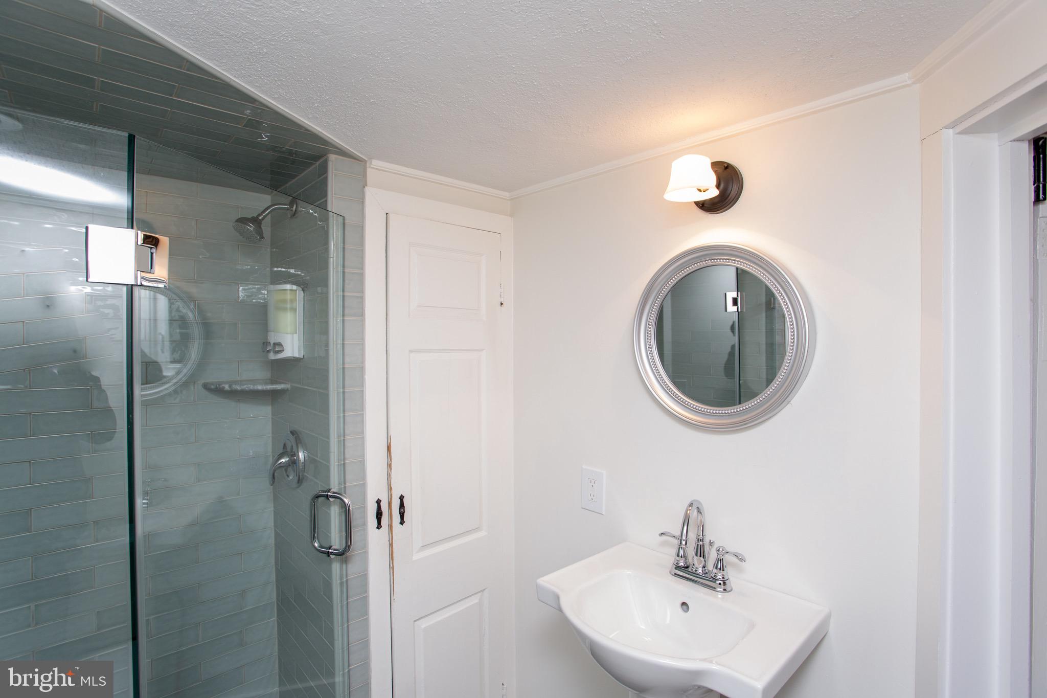 1442 River Road Upper Black Eddy, PA 18972 - Photo 47 of 65 Bath off of Second Bedroom