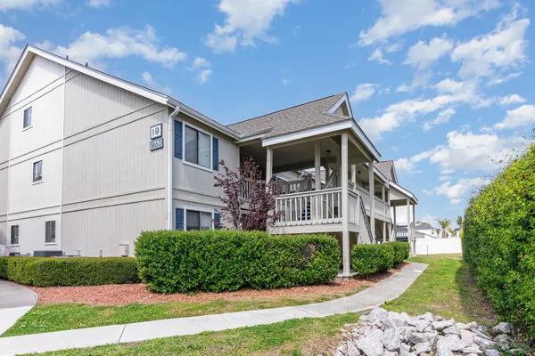 $144,999 | 1860 Auburn Lane, Unit 19E, Surfside Beach, SC 29575