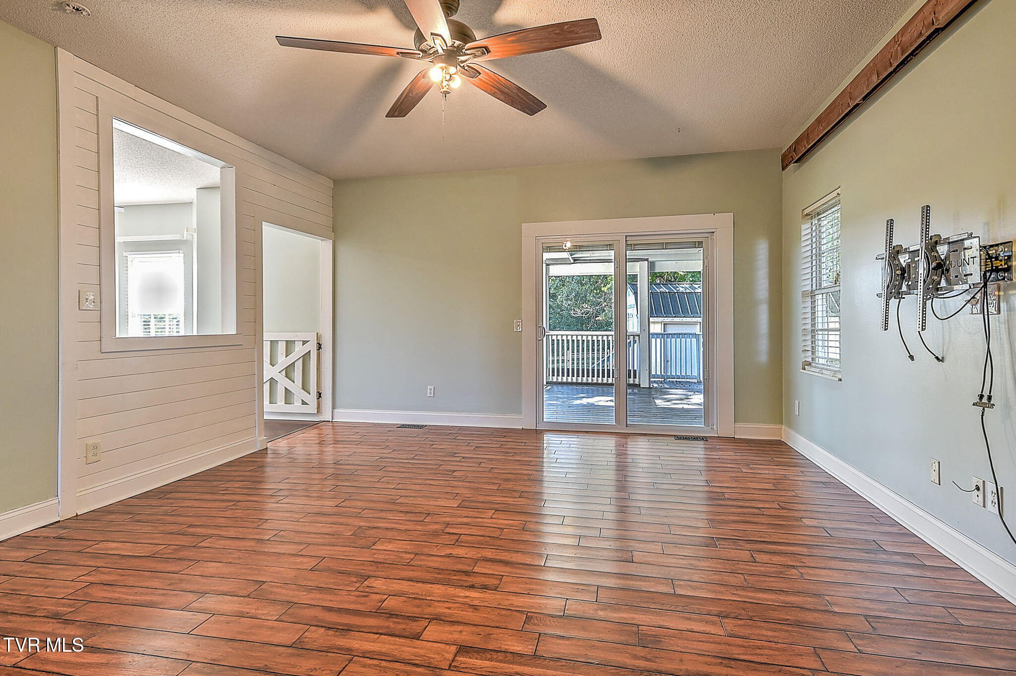 152 Painter Road Fall Branch, TN 37656 - Photo 4 of 32 8-web-or-mls-153 Painter TM-8