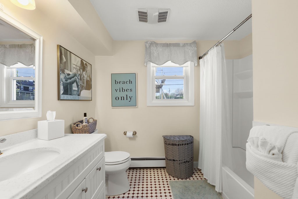 45 Crescent Road Middletown, RI 02842 - Photo 12 of 49