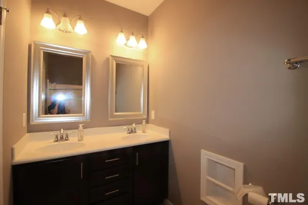 $1,995 | 3907 Brokenshire Street, Cary, NC 27519