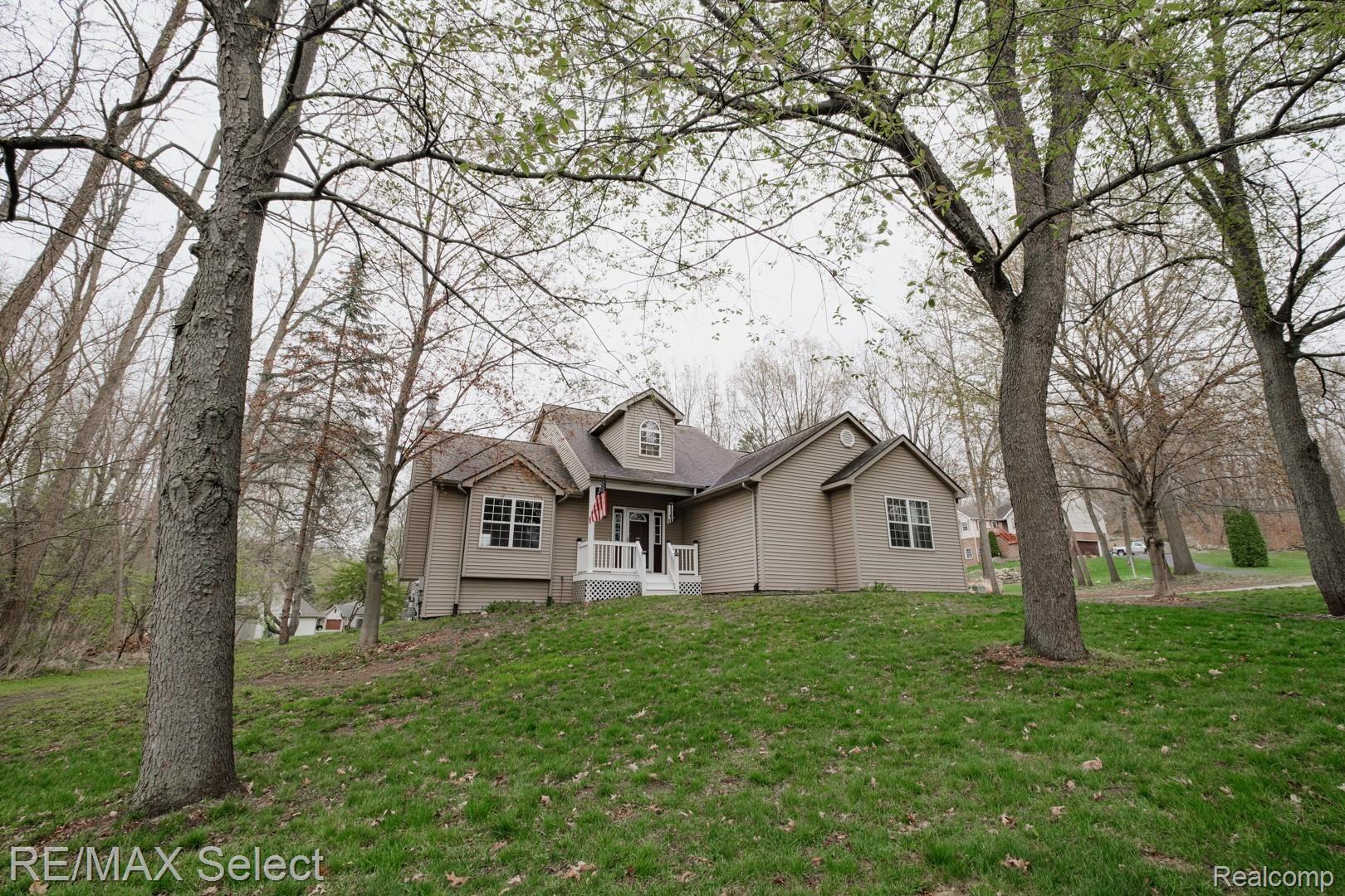 11111 Whispering Ridge Trail Fenton, MI 48430 - Photo 29 of 34 DSCF5185-HDR.jpg