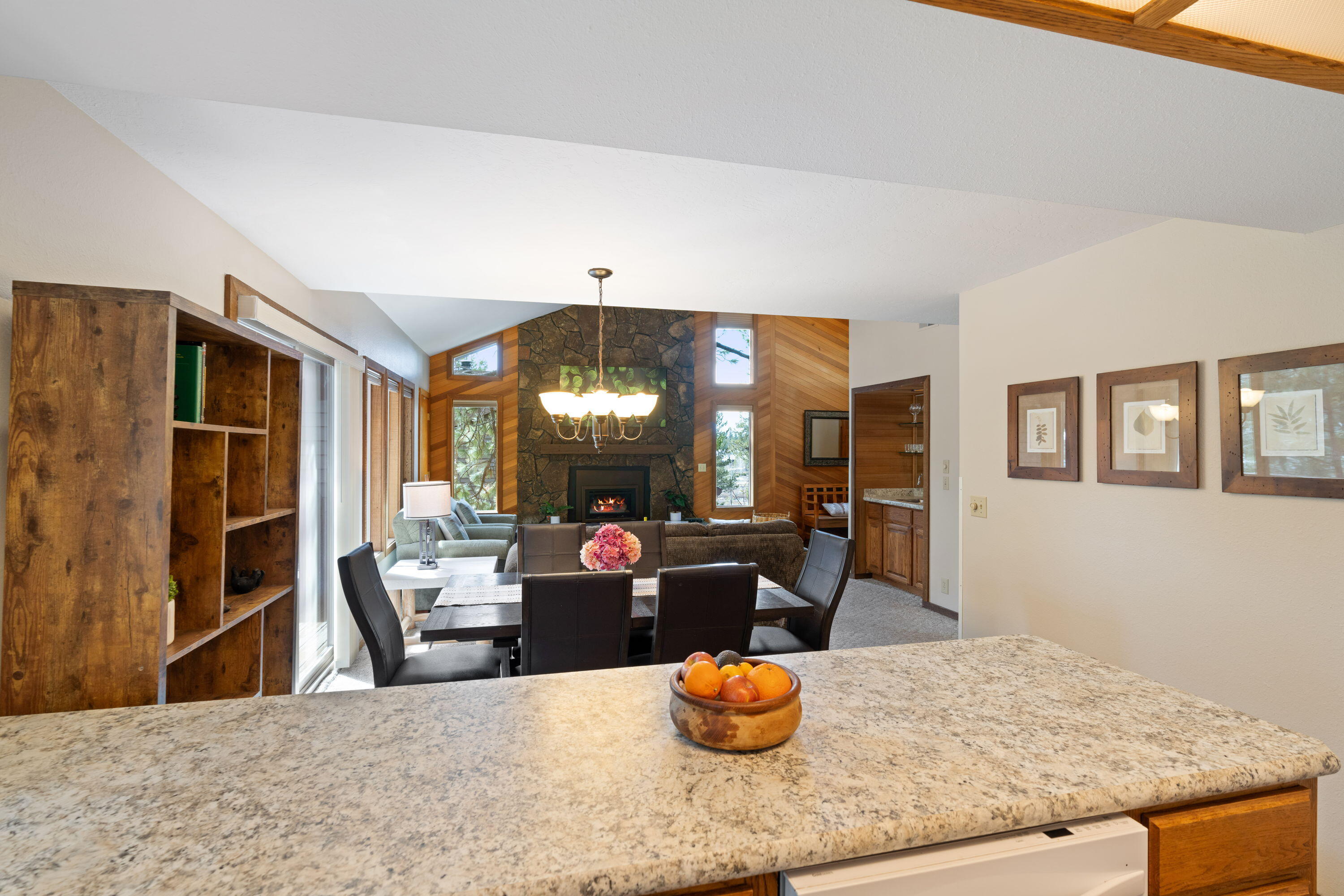 57326 Beaver Ridge Loop, Unit 12 Sunriver, OR 97707 - Photo 13 of 33
