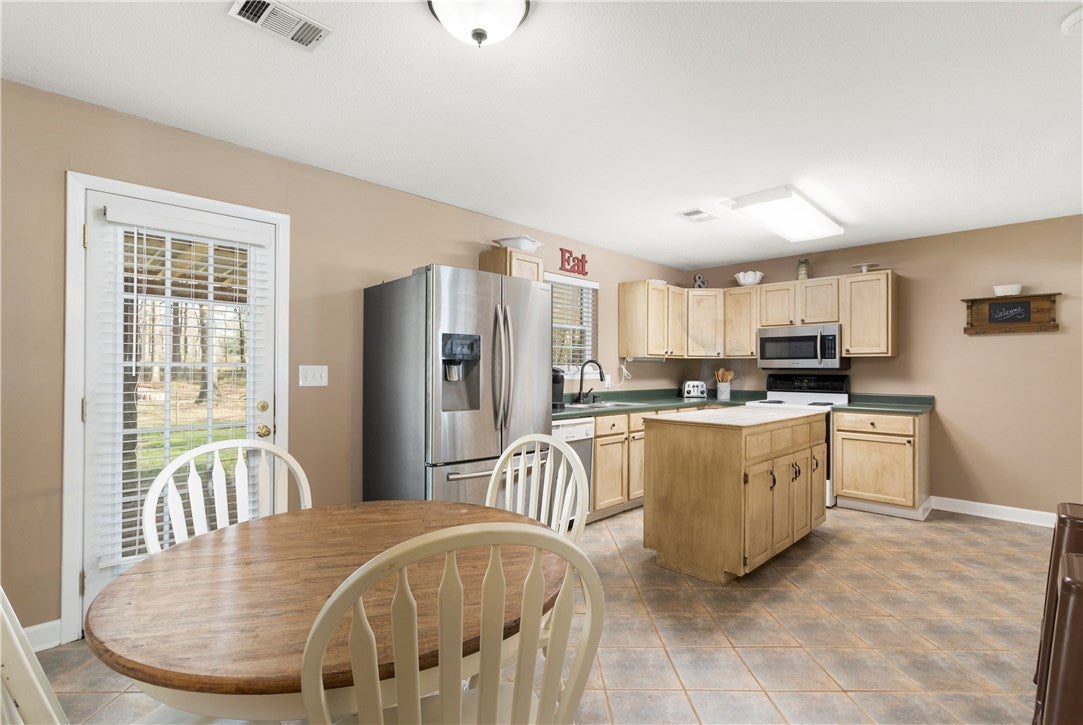544 Lee Road Auburn, AL 36832 - Photo 5 of 15 Gallery Image 5