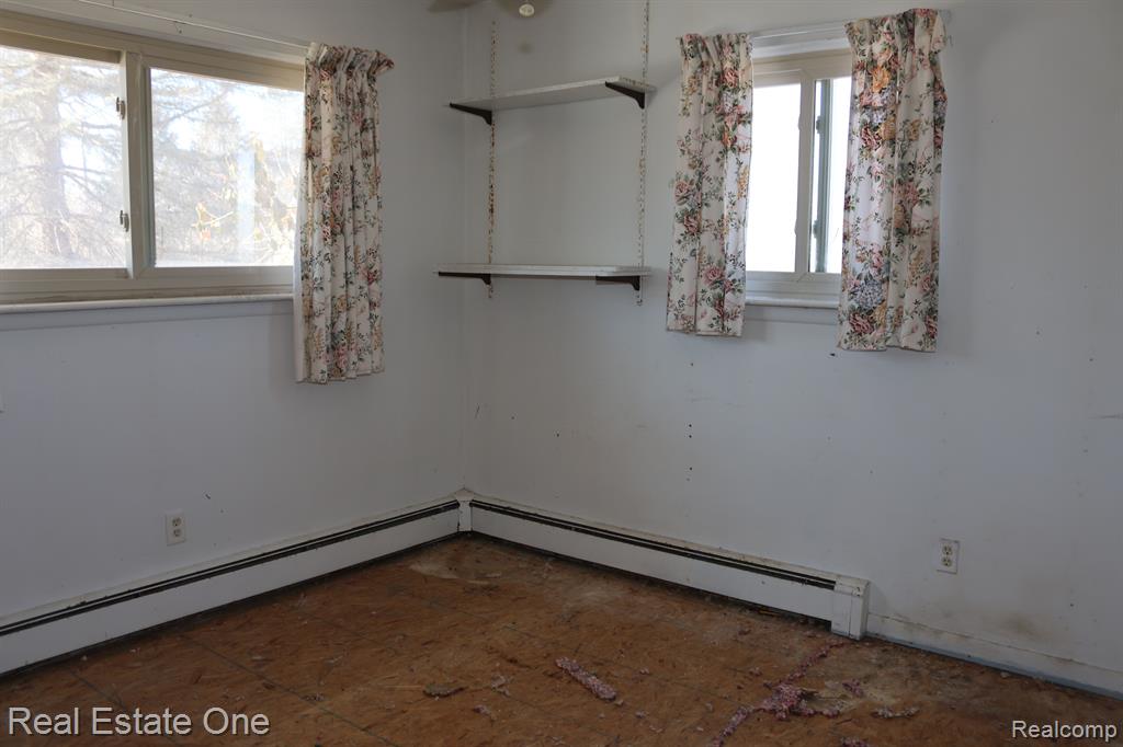 8002 Byron Road Howell, MI 48855 - Photo 7 of 13 Gallery Image 7