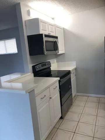 $1,975 | 14 Crossings Circle, Unit G, Boynton Beach, FL 33435