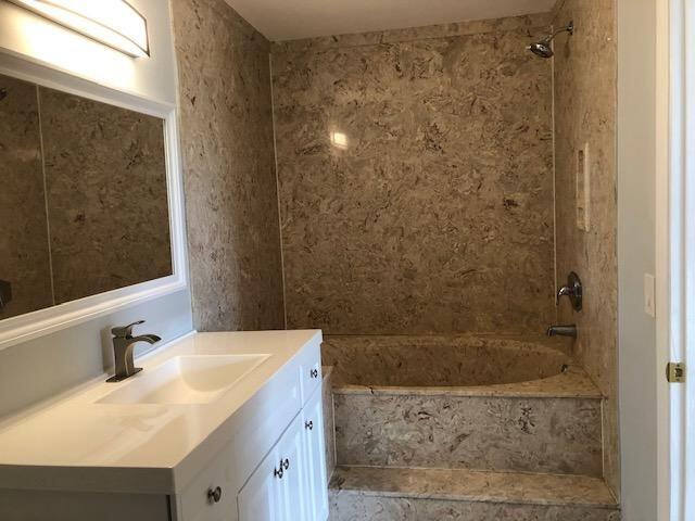 14 Crossings Circle, Unit G Boynton Beach, FL 33435 - Photo 10 of 13 Mbathroom-o