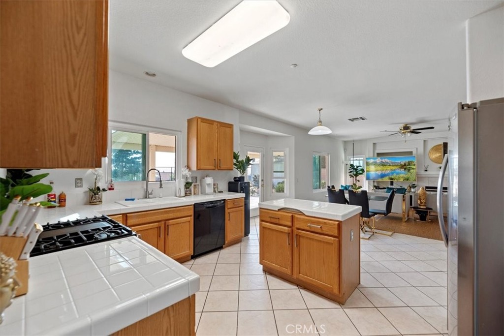 4903 Edmonton Street Fontana, CA 92336 - Photo 22 of 69