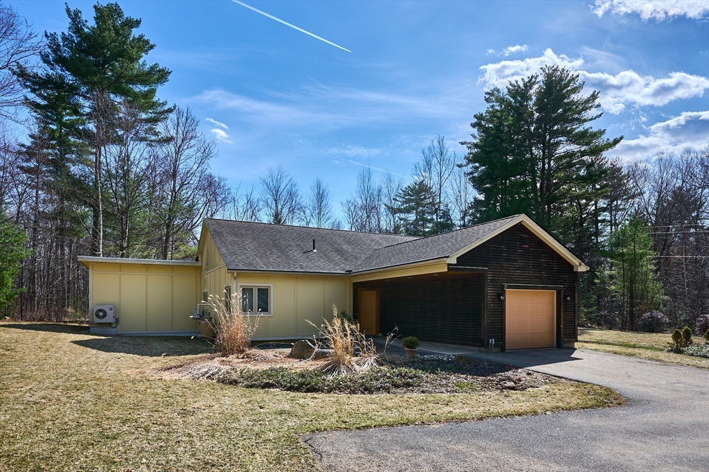 471 Flat Hills Road Amherst, MA 01002 - Photo 1 of 32