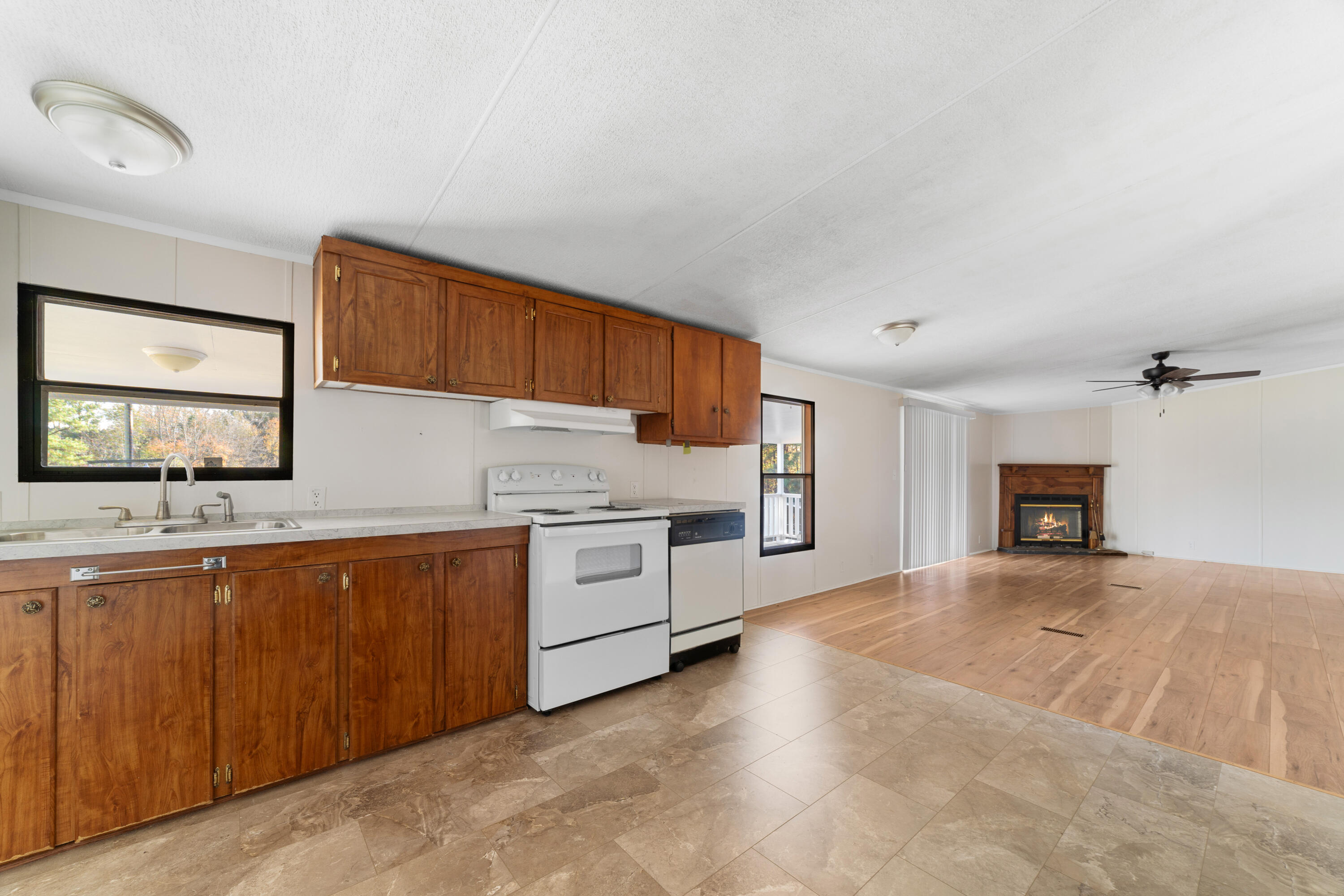 232 Twin Lakes Road Neeses, SC 29107 - Photo 11 of 33 .