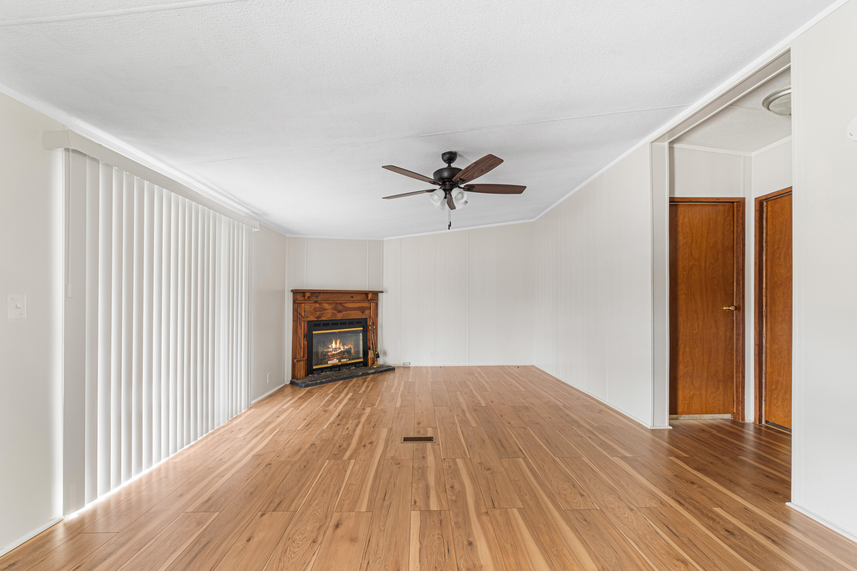 232 Twin Lakes Road Neeses, SC 29107 - Photo 7 of 33 Living Room