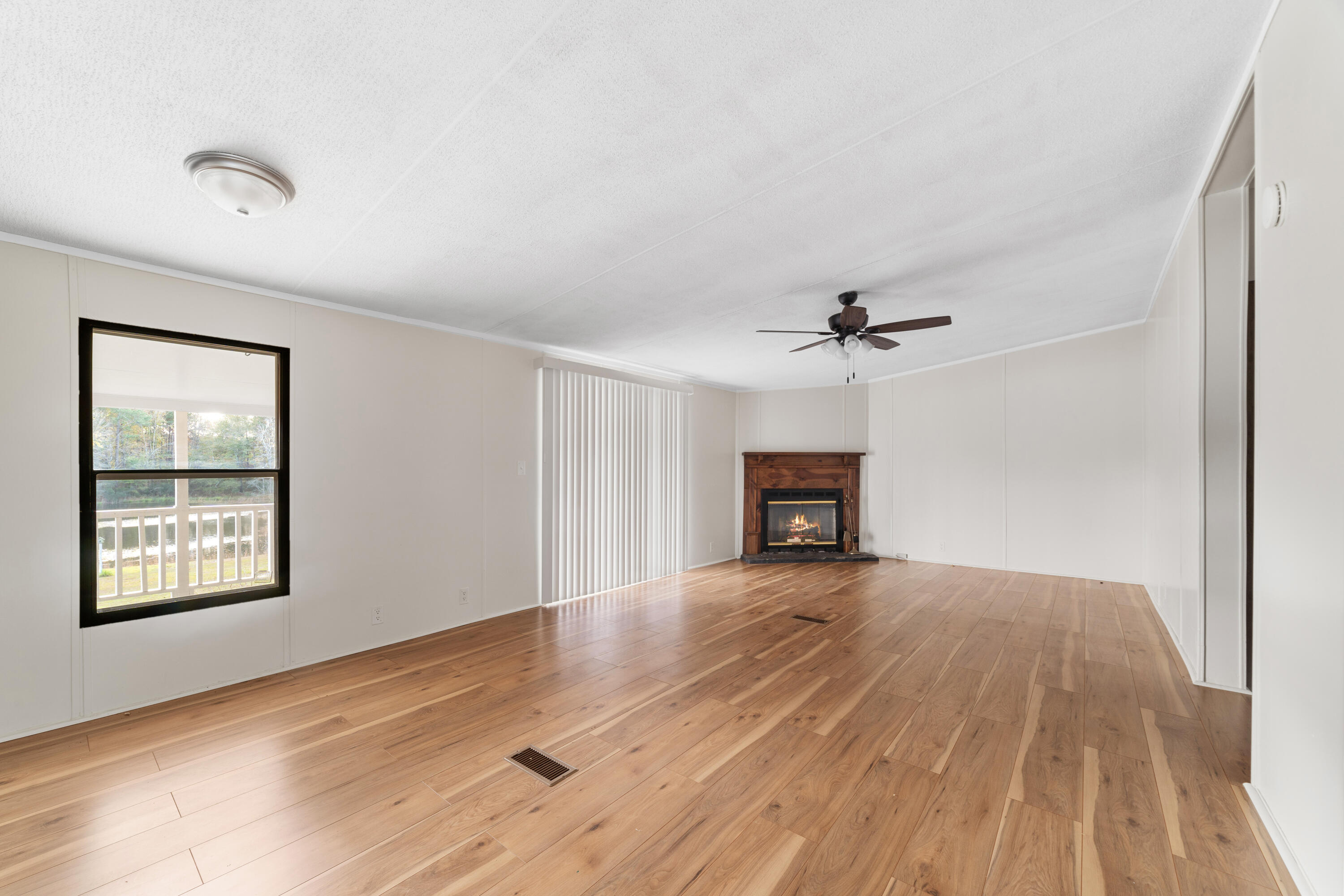 232 Twin Lakes Road Neeses, SC 29107 - Photo 8 of 33 Living Room