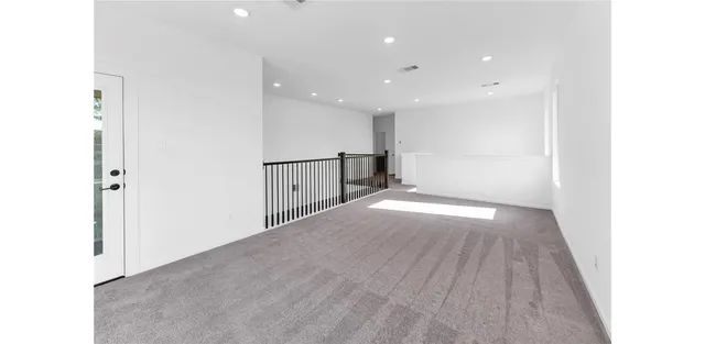 $467,500 | 608 Cypress Bay Lane, Pinehurst, TX 77362