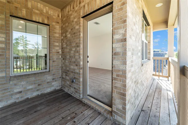 $467,500 | 608 Cypress Bay Lane, Pinehurst, TX 77362