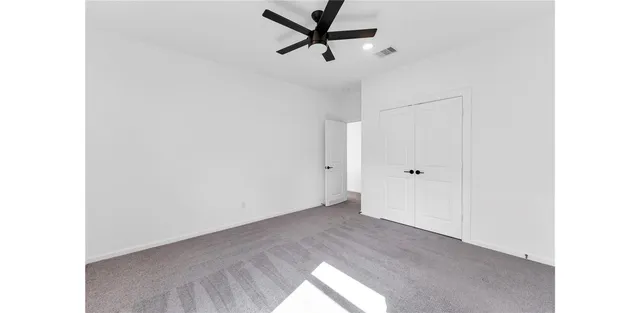 $467,500 | 608 Cypress Bay Lane, Pinehurst, TX 77362