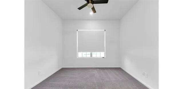 $467,500 | 608 Cypress Bay Lane, Pinehurst, TX 77362