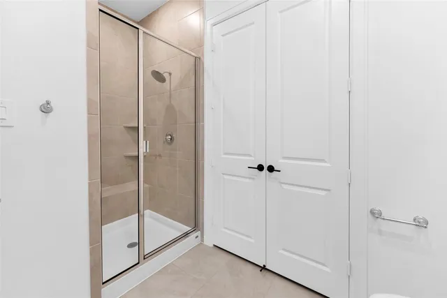 $467,500 | 608 Cypress Bay Lane, Pinehurst, TX 77362