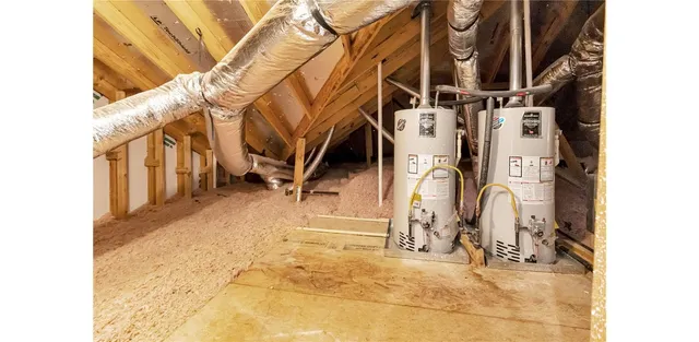 $467,500 | 608 Cypress Bay Lane, Pinehurst, TX 77362