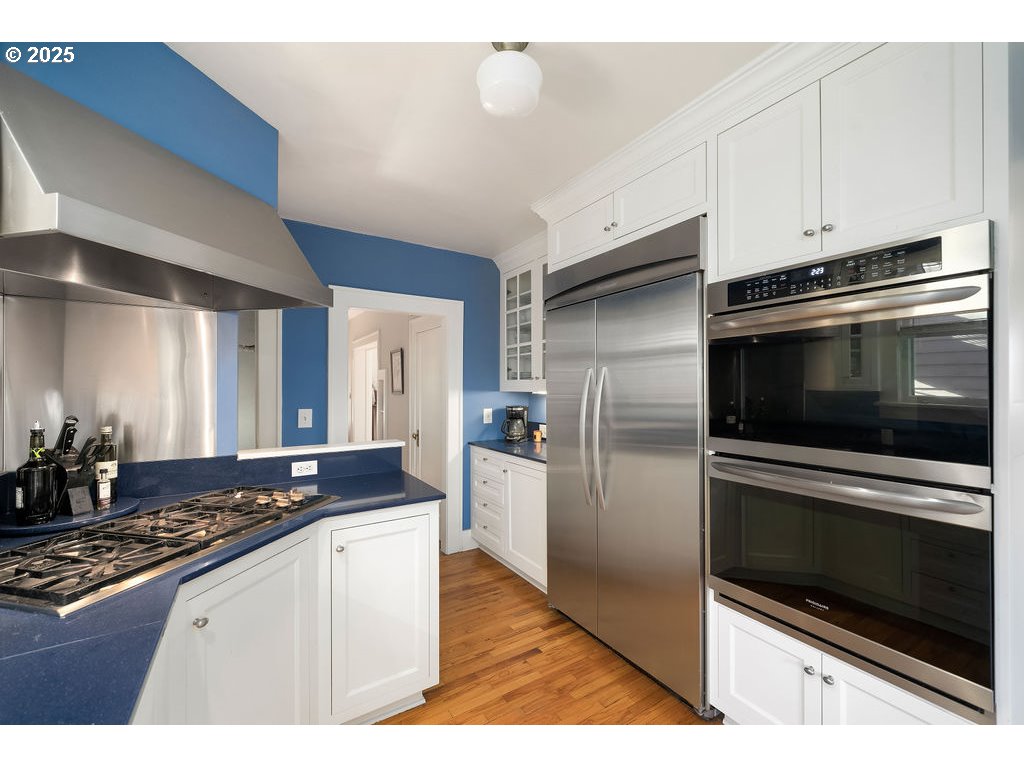 1911 Southwest Myrtle Street Portland, OR 97201 - Photo 15 of 36 Kitchen