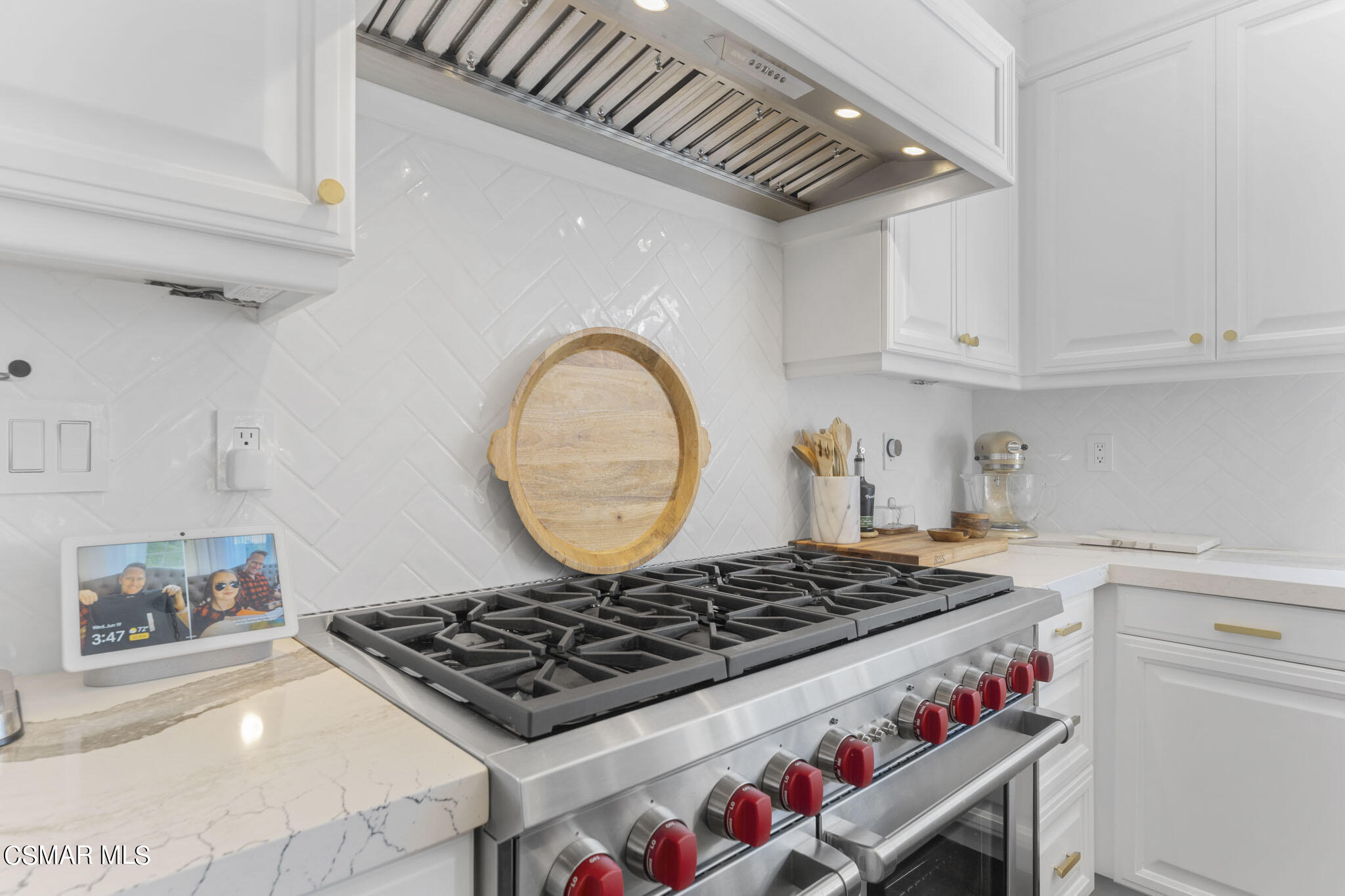 524 Oak Tree Court Simi Valley, CA 93065 - Photo 16 of 61 a stove top oven sitting inside of a kitchen