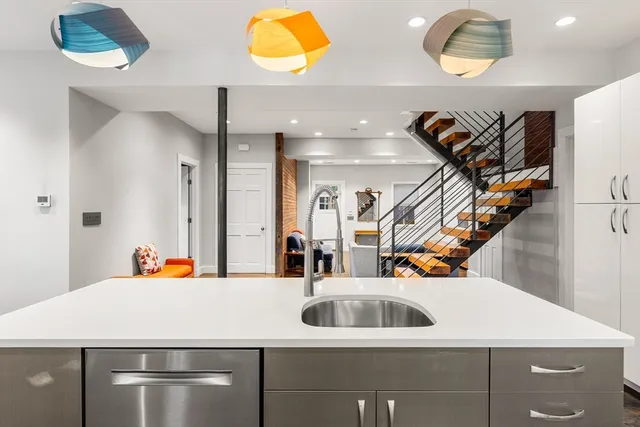 $2,000,000 | 653 East 3rd Street, Boston, MA 02127